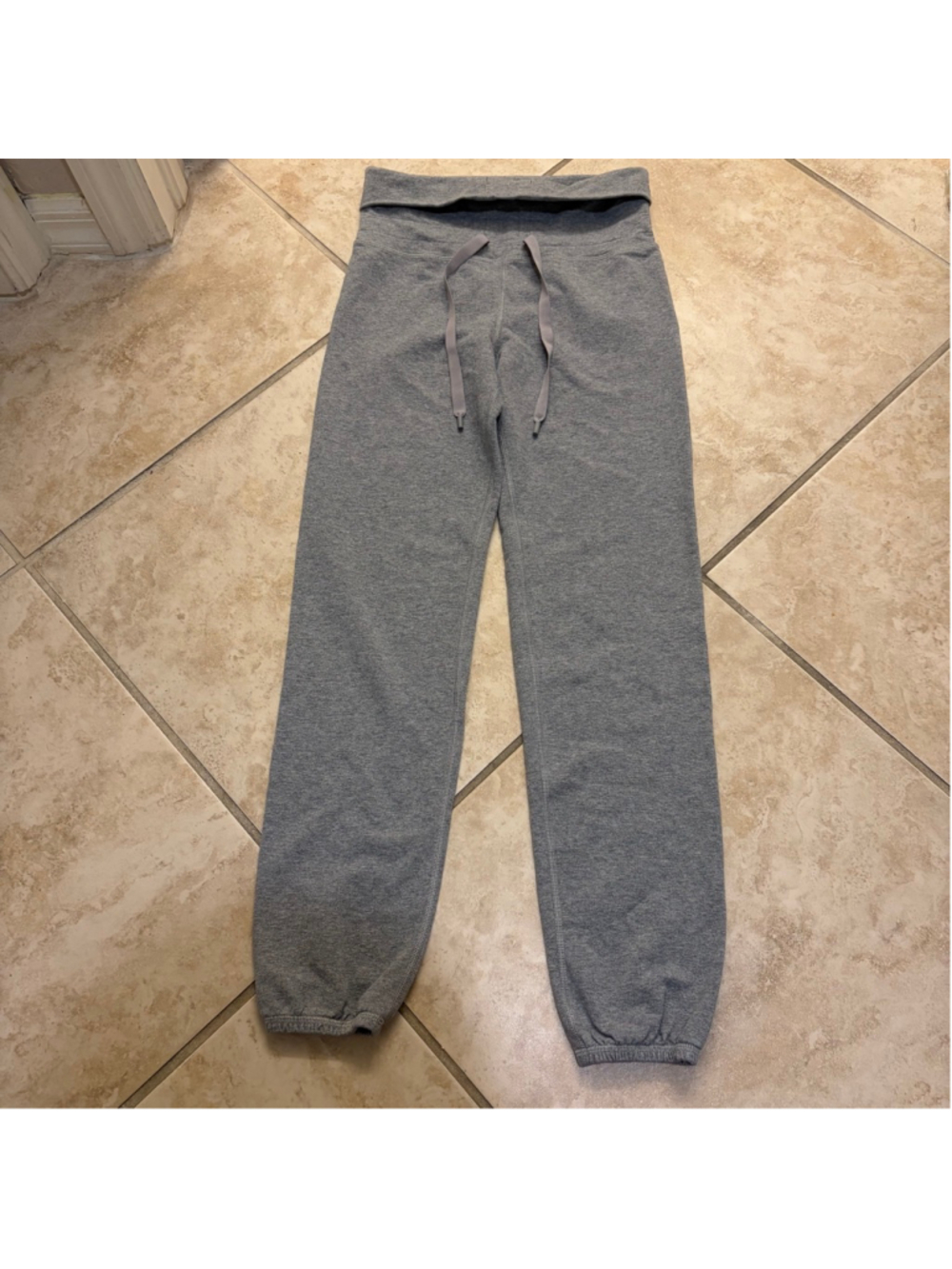 Women's Lululemon Gray Leggings roll over pants xs - Picture 2 of 6